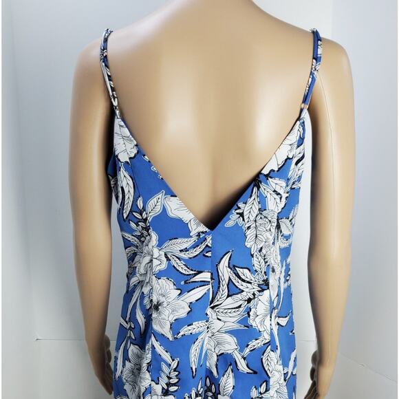 LOVERS + FRIENDS Blue and White Floral Romper - Picture 8 of 11